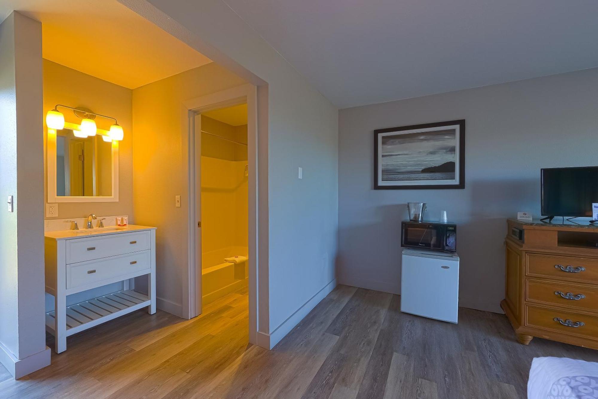 Oyo Waves Hotel Newport Or - Nye Beach מראה חיצוני תמונה